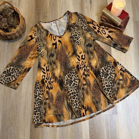 Womens Leopard Print V-Neckline Swing Style 3/4 Sleeve Flare Tunic Top - Picture 1 of 8
